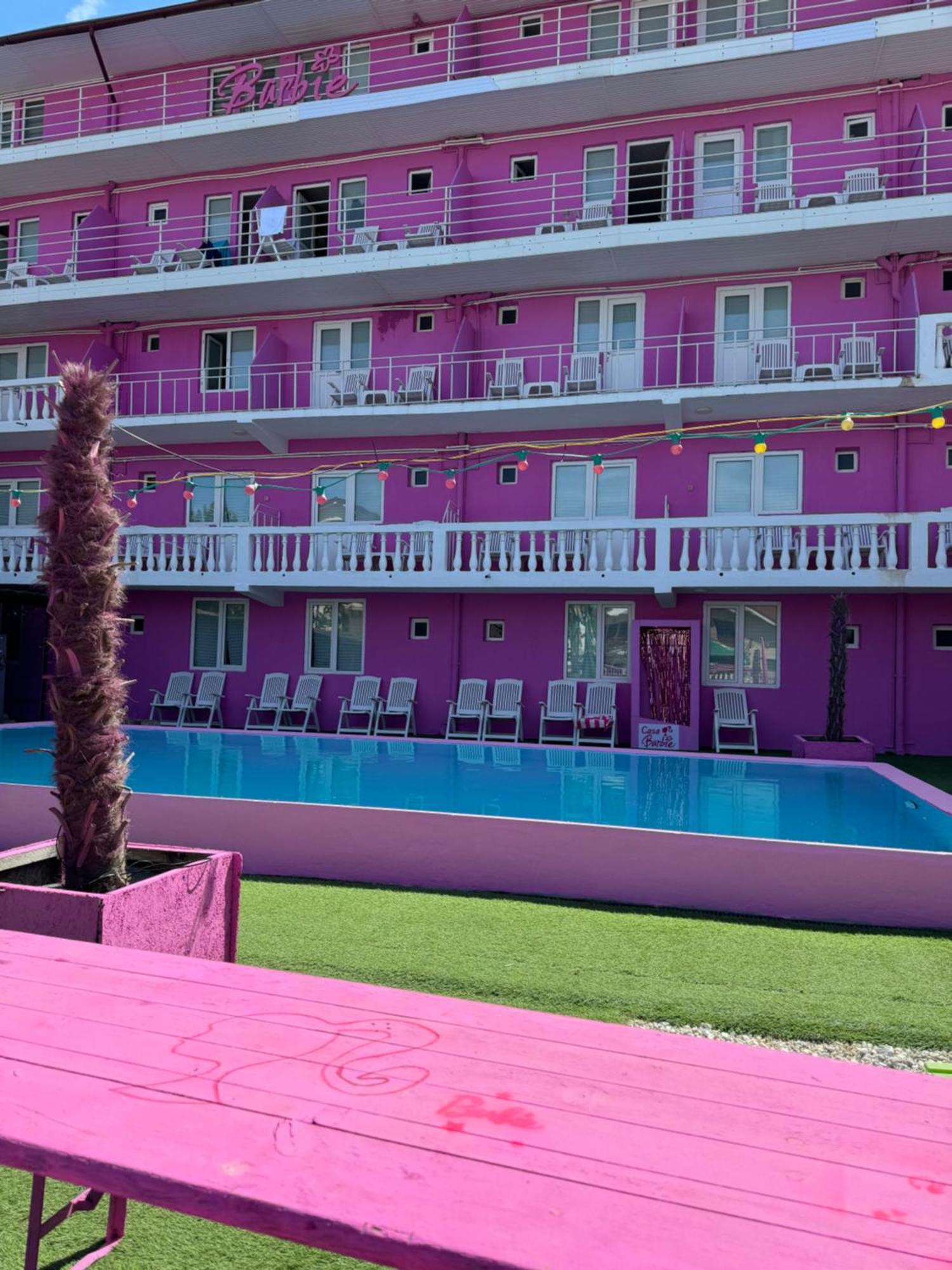 Хостел Casa Barbie Костинешти Экстерьер фото