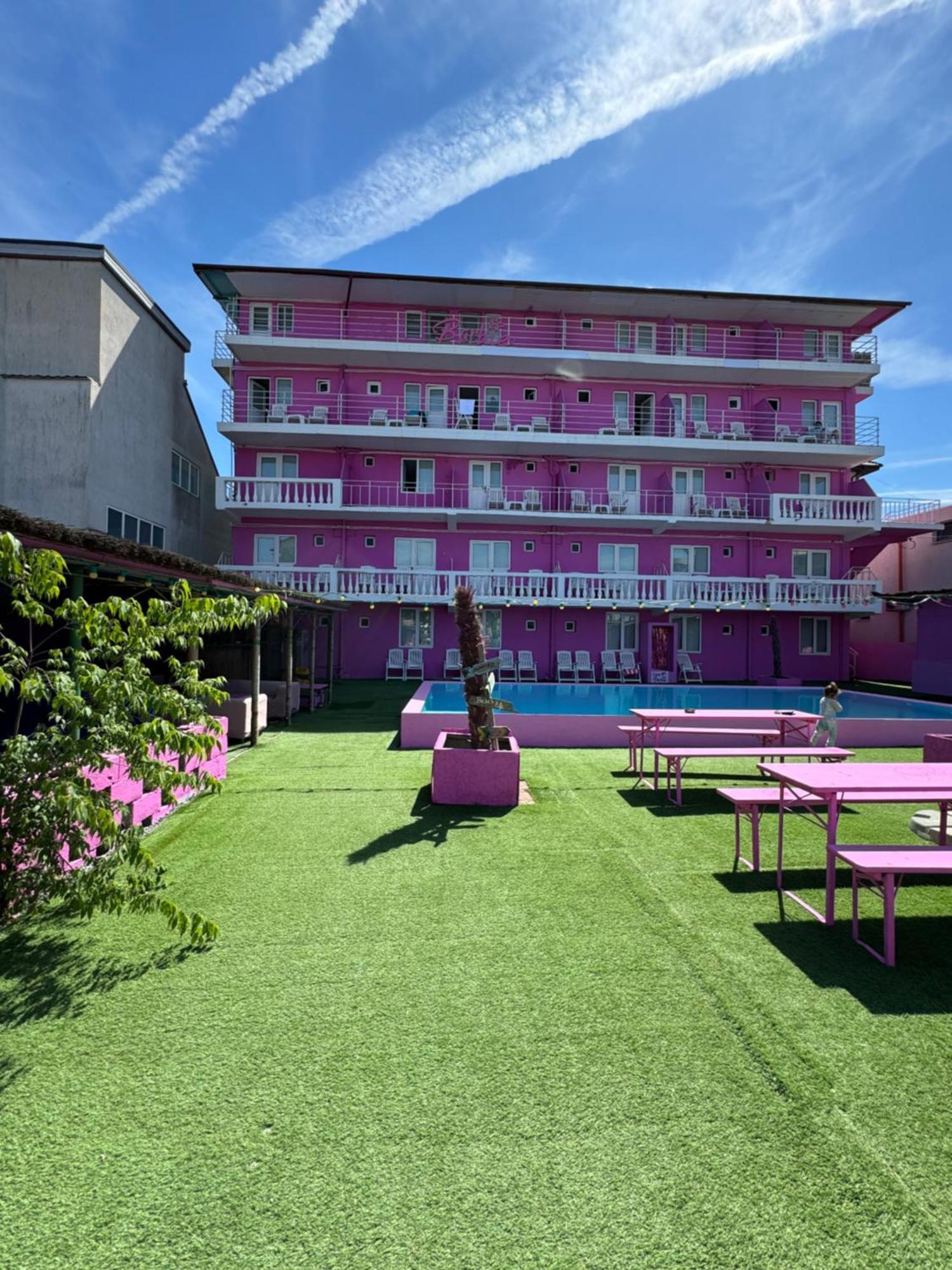 Хостел Casa Barbie Костинешти Экстерьер фото