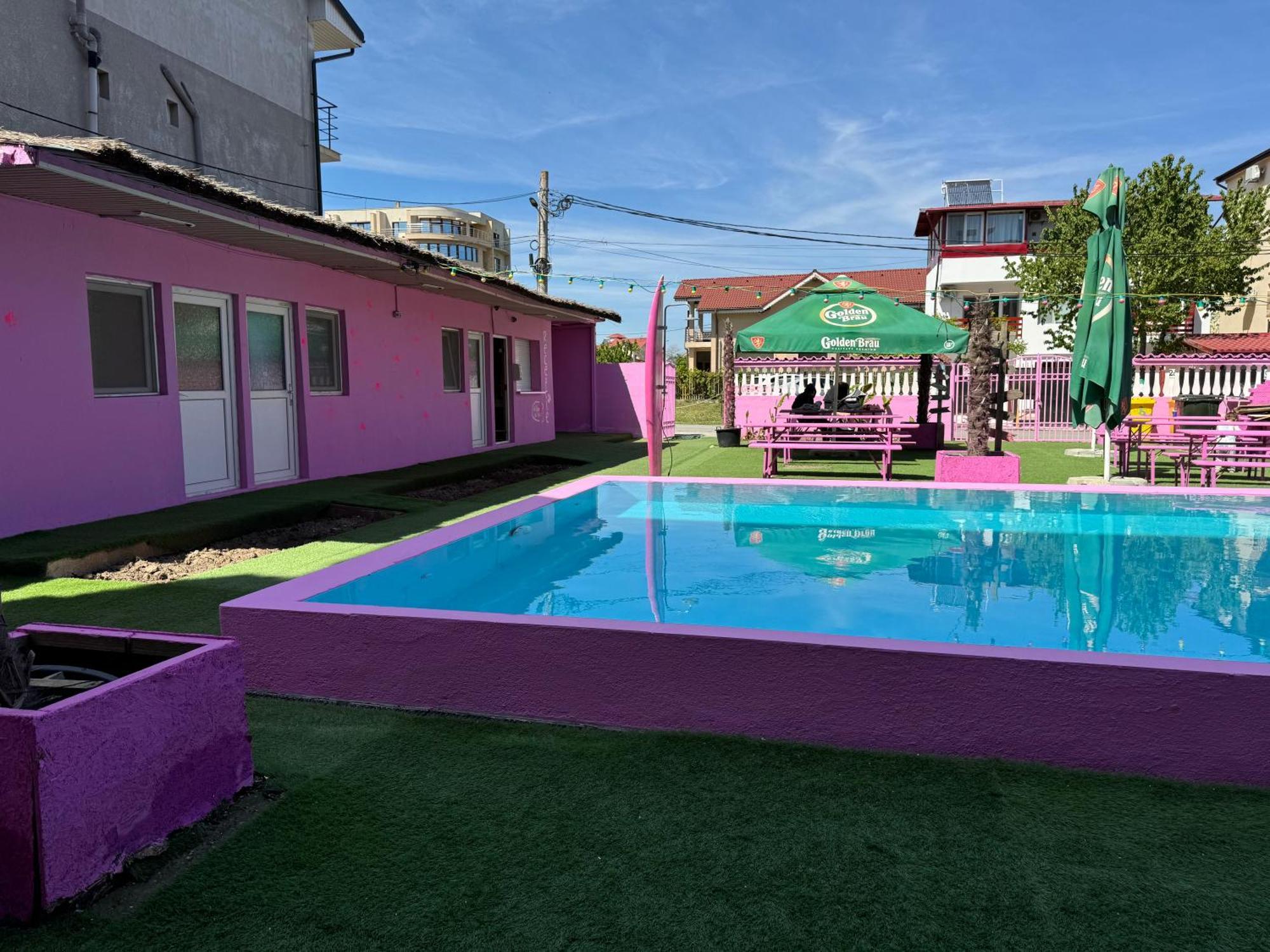 Хостел Casa Barbie Костинешти Экстерьер фото