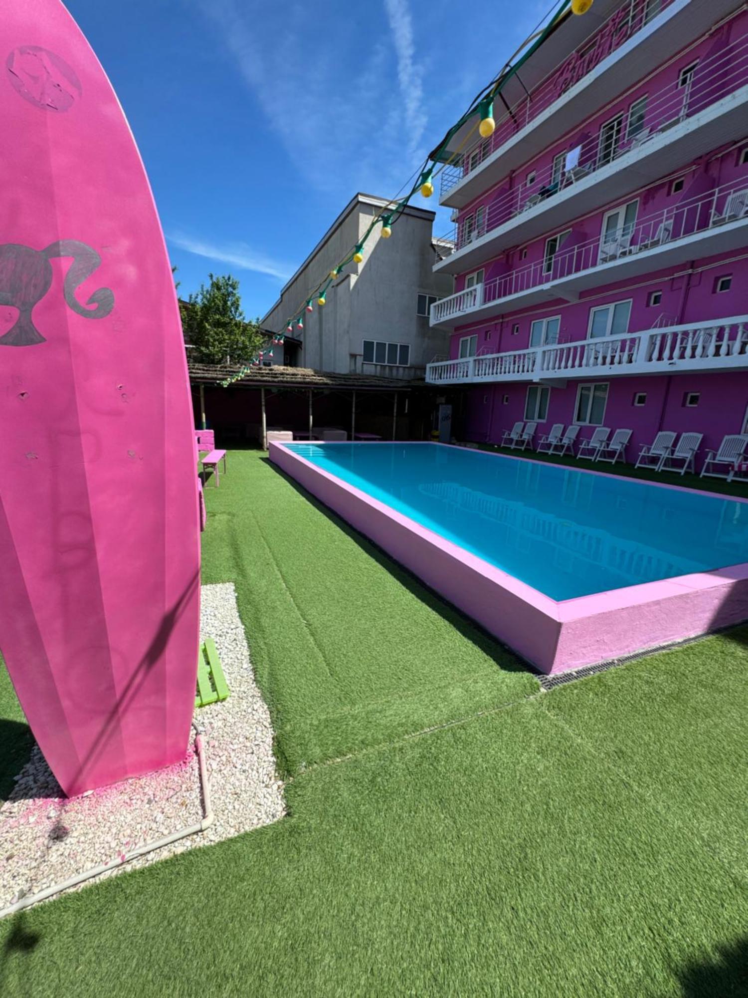 Хостел Casa Barbie Костинешти Экстерьер фото