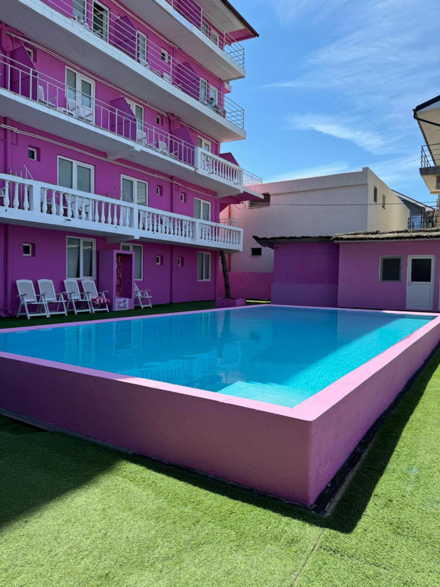 Хостел Casa Barbie Костинешти Экстерьер фото